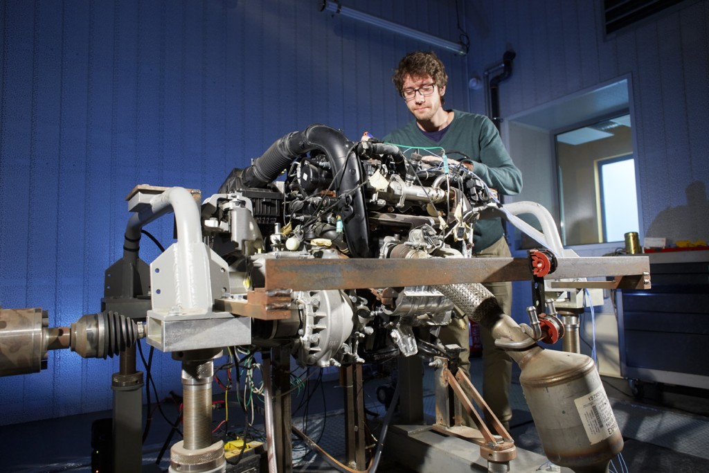 LVA_BANC_MOTEUR-01